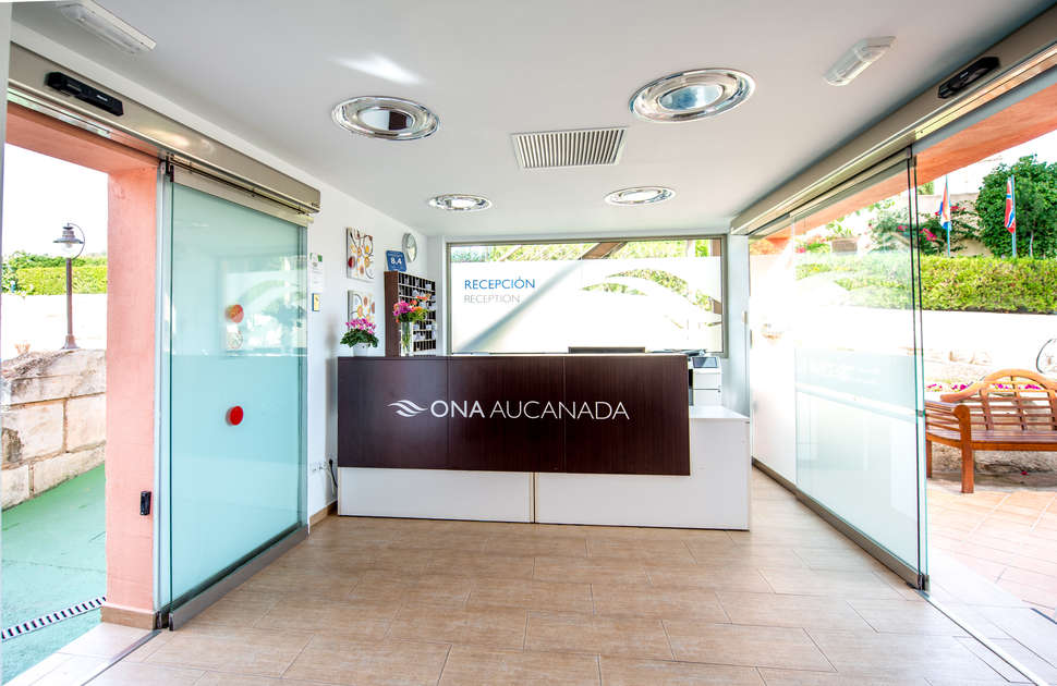 Een foto van het interieur van Aparthotel Ona Aucanada Club