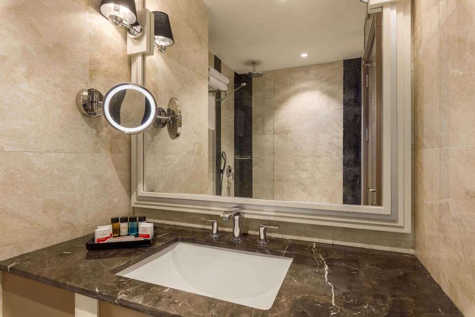 Een foto van Ramada by Wyndham Istanbul Golden Horn