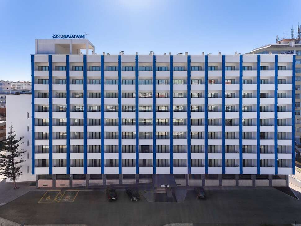Een foto van de buitenkant van Hotel Navegadores