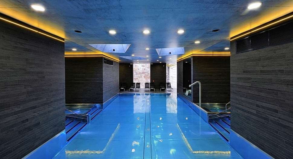 Ein Foto vom Pool im Grandhotel Pupp
