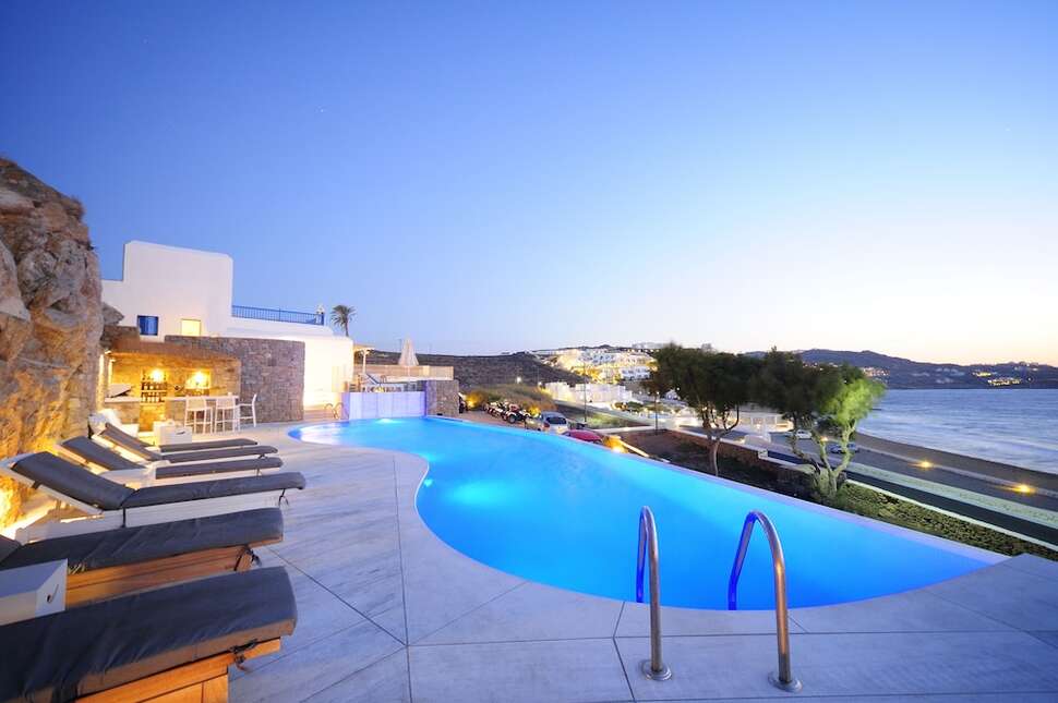 Een foto van het zwembad bij Mykonos Beach Hotel