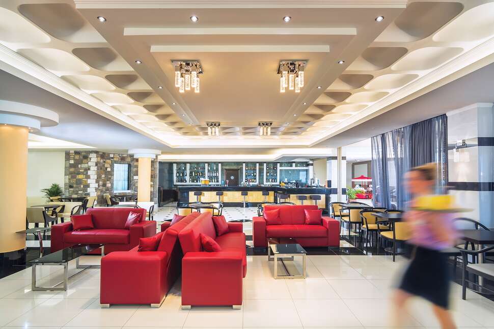Een foto van het interieur van Kouros Palace