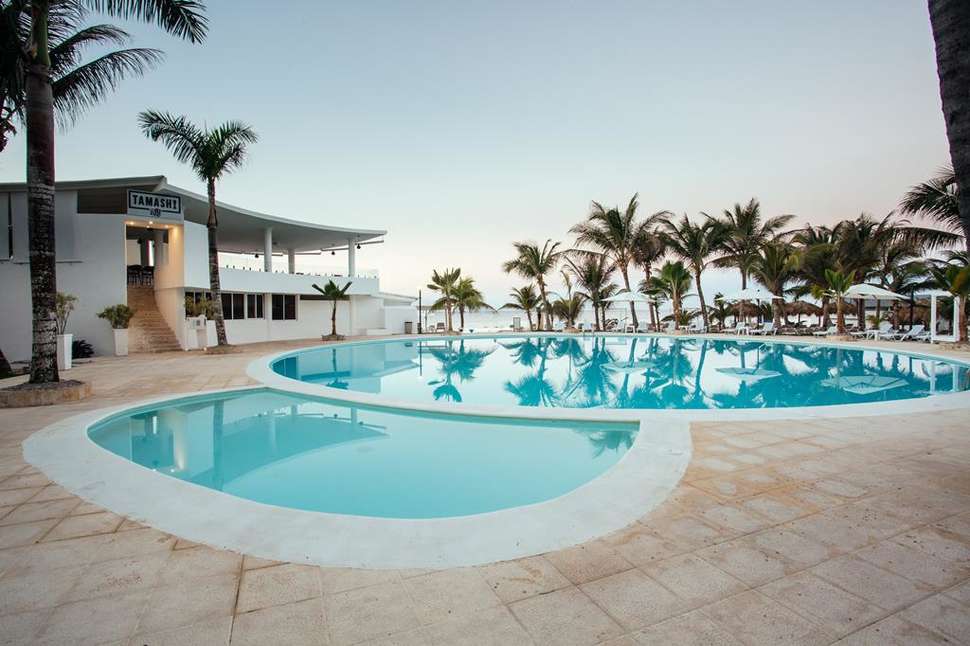 Een foto van het zwembad bij HM Alma de Bayahibe