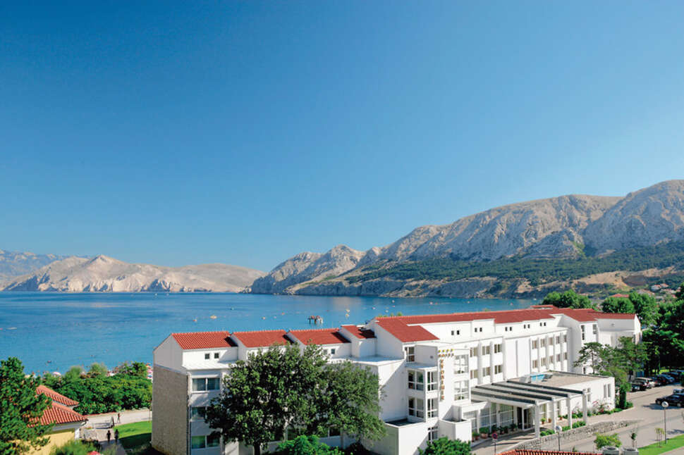 Een foto van de buitenkant van Sunny Baska Residence by Valamar
