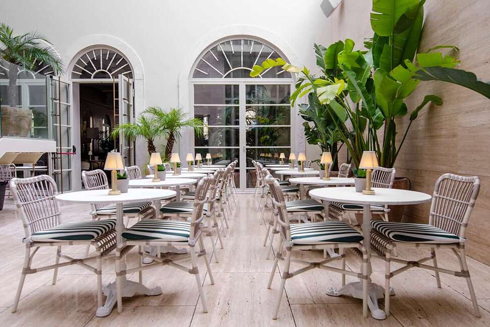 Ein Foto Brown's Avenue Hotel