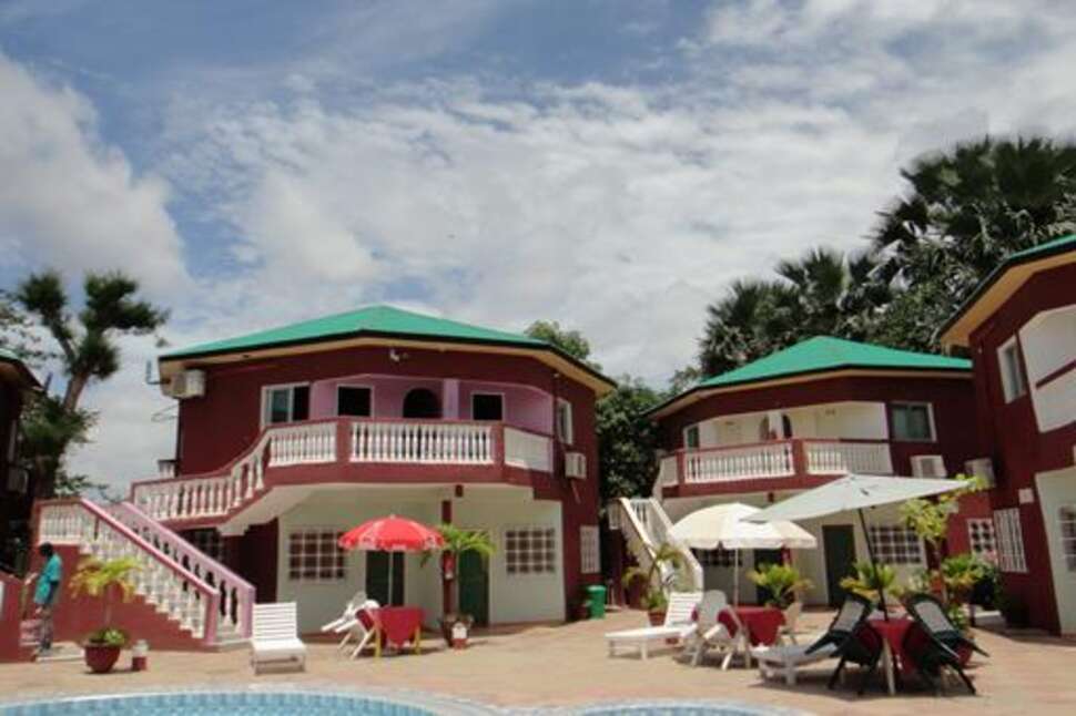 Een foto van de buitenkant van Baobab Holiday Resort