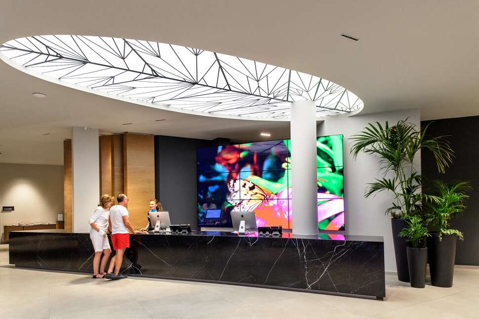 Een foto van het interieur van Akrathos Beach Hotel