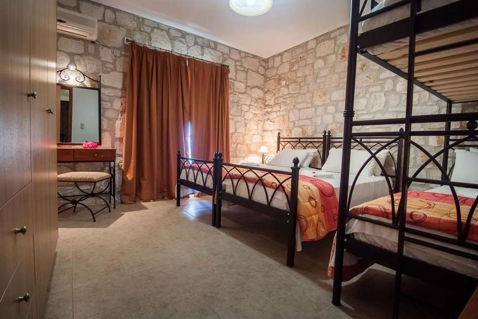 Een foto van Aeolos Zante Villas