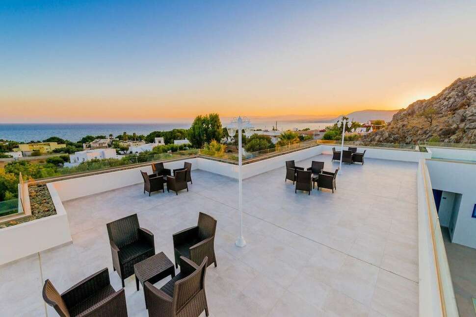 Een foto van het terras bij Eagles Nest Hotel