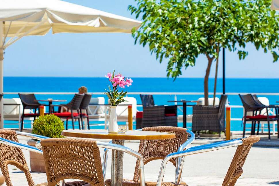 Ein Foto Xenios Dolphin Beach