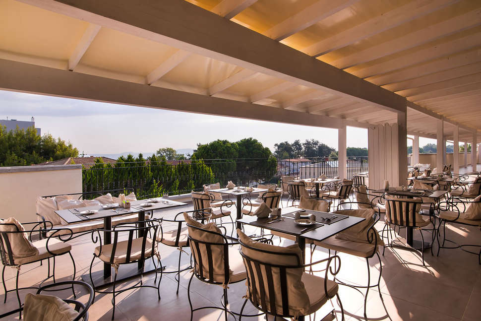 Een foto van de faciliteiten bij Neikos Mediterraneo Luxury Suites