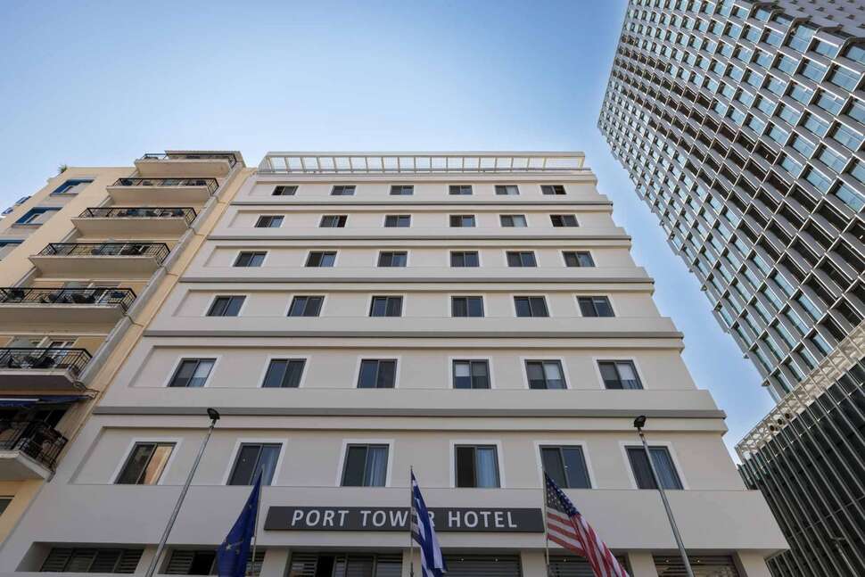 Een foto van Port Tower Piraeus