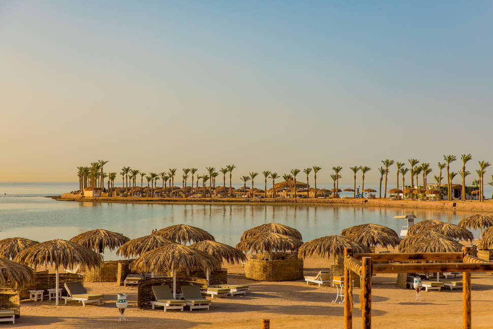 Een foto van het strand bij Meraki Resort