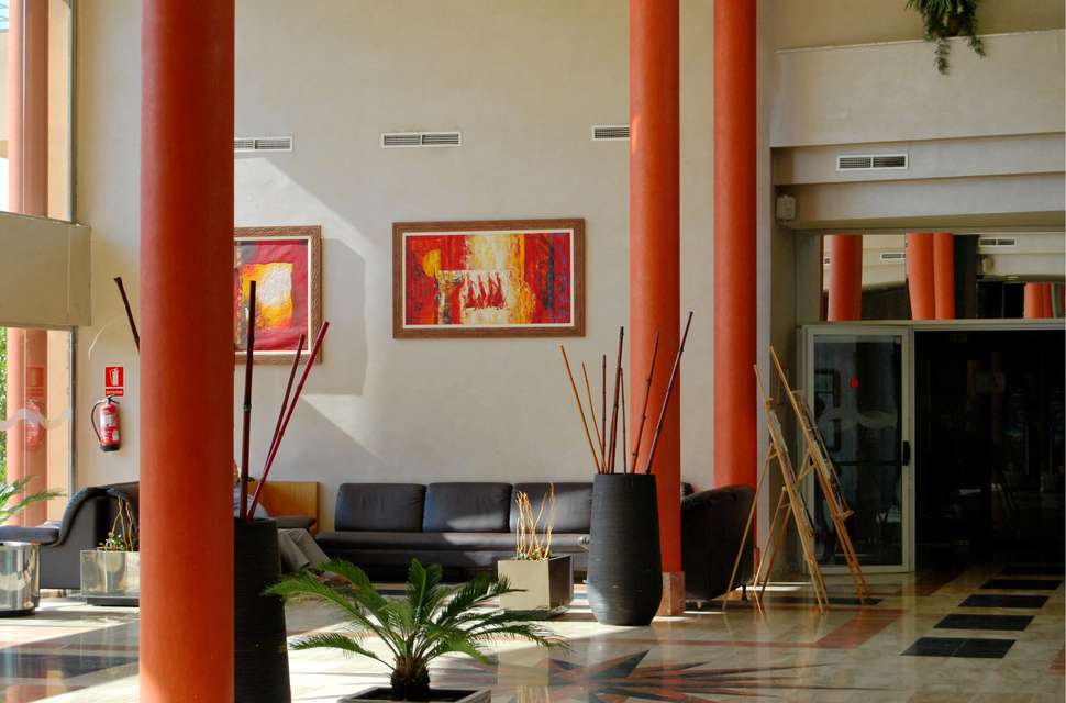 Een foto van het interieur van 4R Regina Gran Hotel