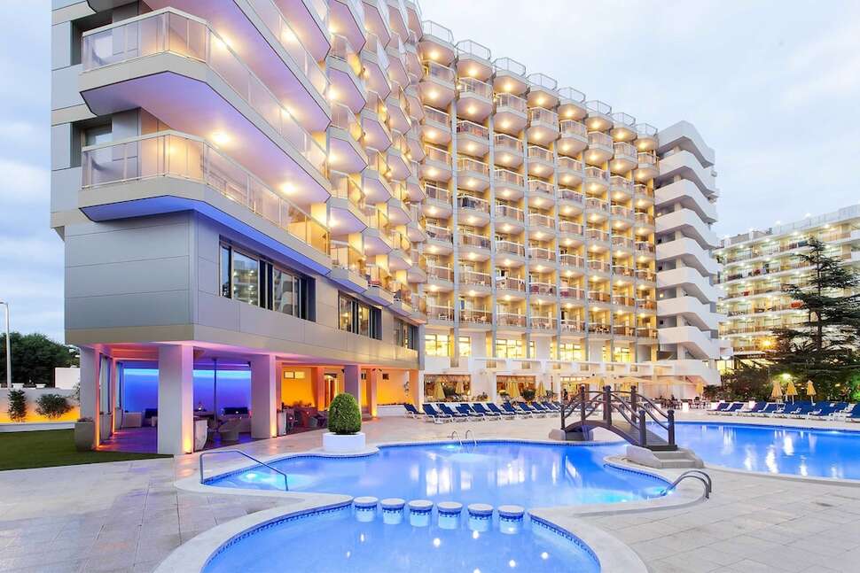 Een foto van het zwembad bij Hotel Beverly Park & Spa