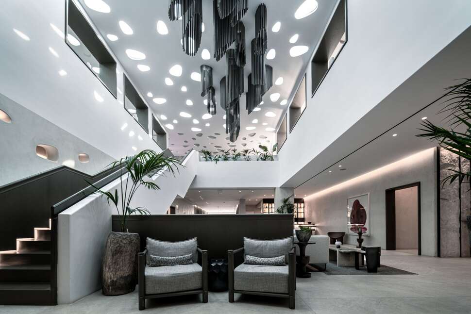 Een foto van het interieur van Aeonic Suites & Spa