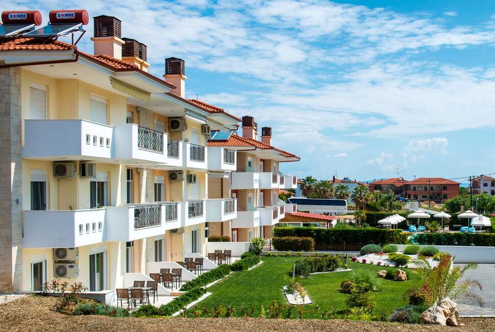 Een foto van de buitenkant van Lagaria Hotel & Appartementen