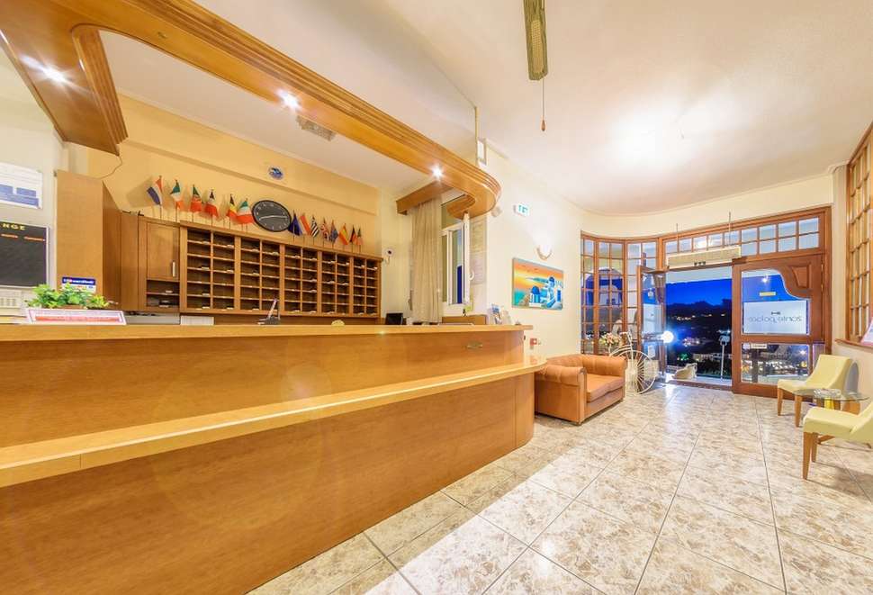 Een foto van het interieur van Zante Palace