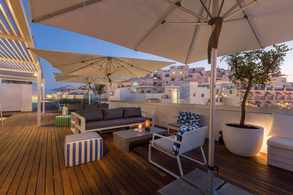 Een foto van het terras bij Hotel Baltum