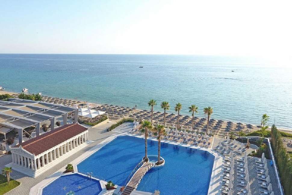 Een foto van het zwembad bij Hotel Potidea Palace