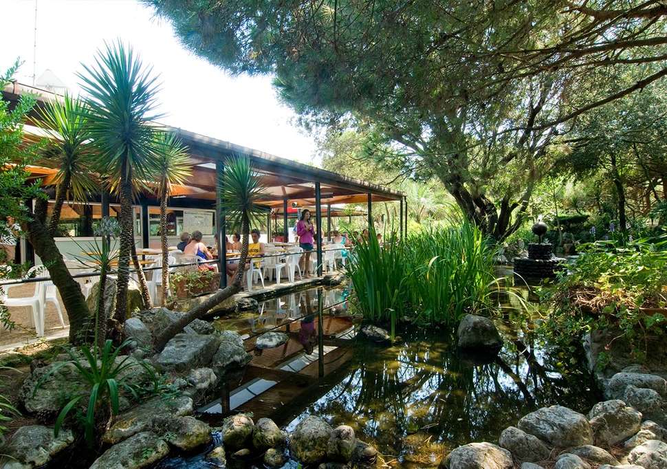 Een foto van het terras bij Camping Villaggio Baia Domizia
