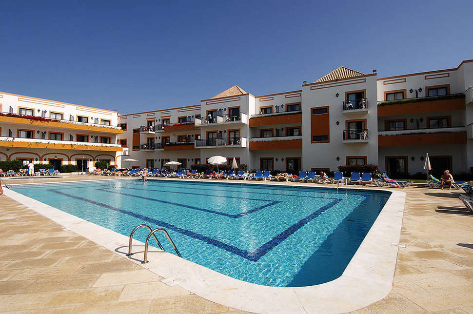 Een foto van het zwembad bij Vila Gale Tavira