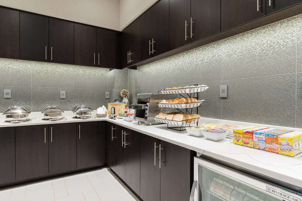 Een foto van de faciliteiten bij Courtyard by Marriott Edgewater NYC Area