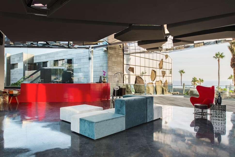 Een foto van het interieur van La Isla y el Mar Hotel Boutique