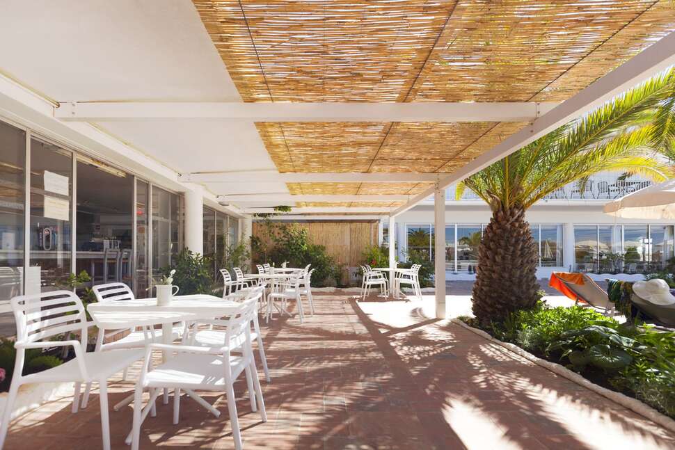 Ein Foto von der Terrasse im Hotel Vasco Da Gama