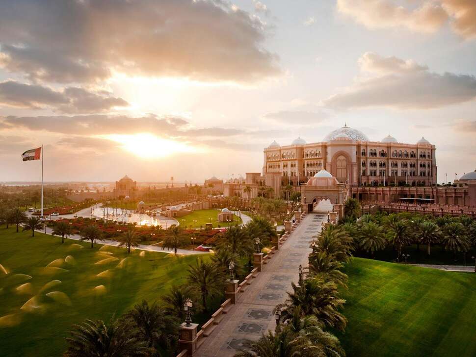 Een foto van de buitenkant van Emirates Palace Mandarin Oriental