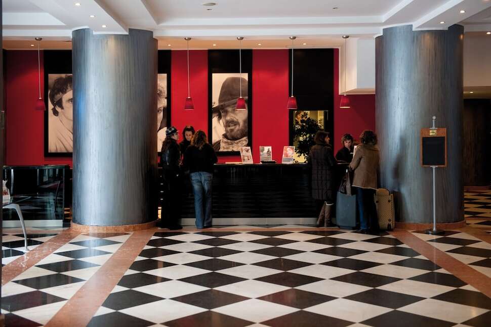 Een foto van het interieur van Vila Gale Porto