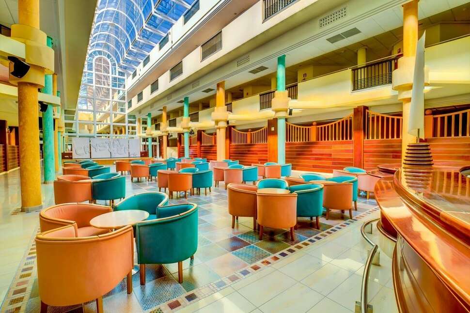 Een foto van het interieur van SBH Crystal Beach Hotel & Suites
