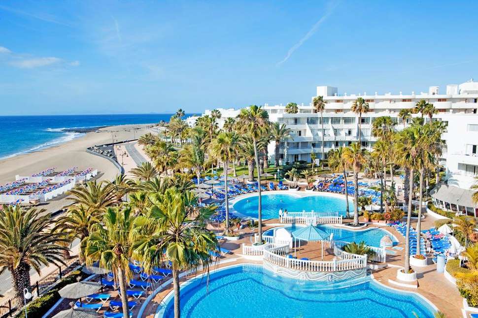 Een foto van het zwembad bij Sol Lanzarote