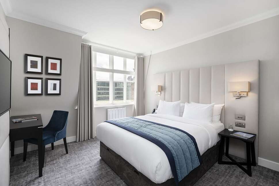Ein Foto Tower Suites by Blue Orchid Hotels