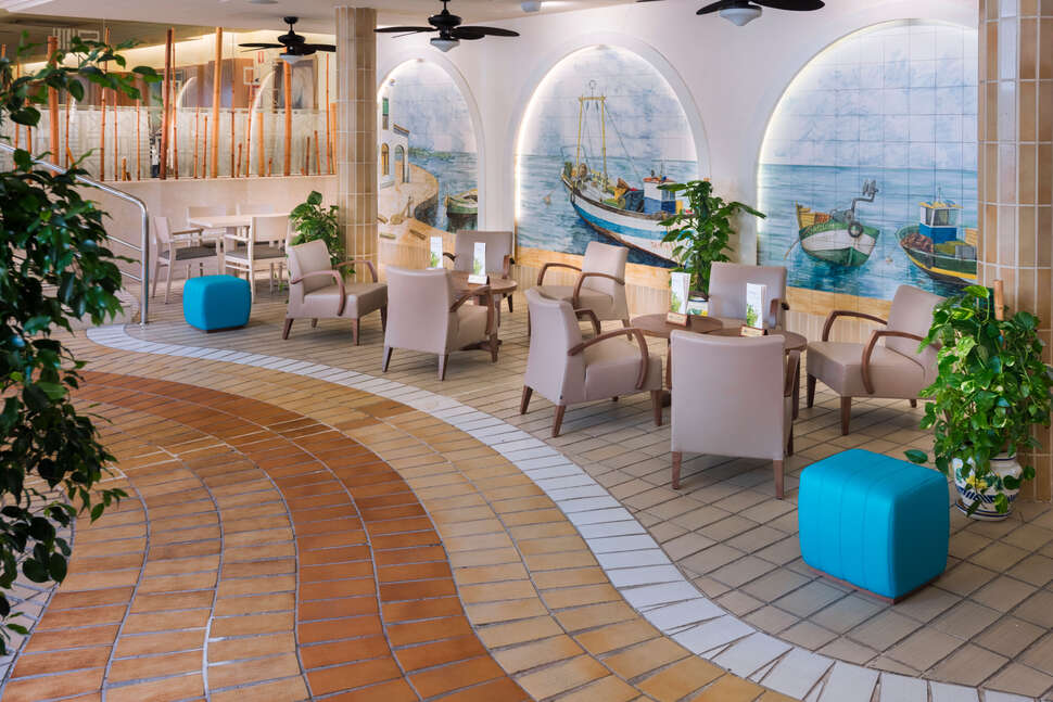 Een foto van het interieur van 4R Hotel Playa Park