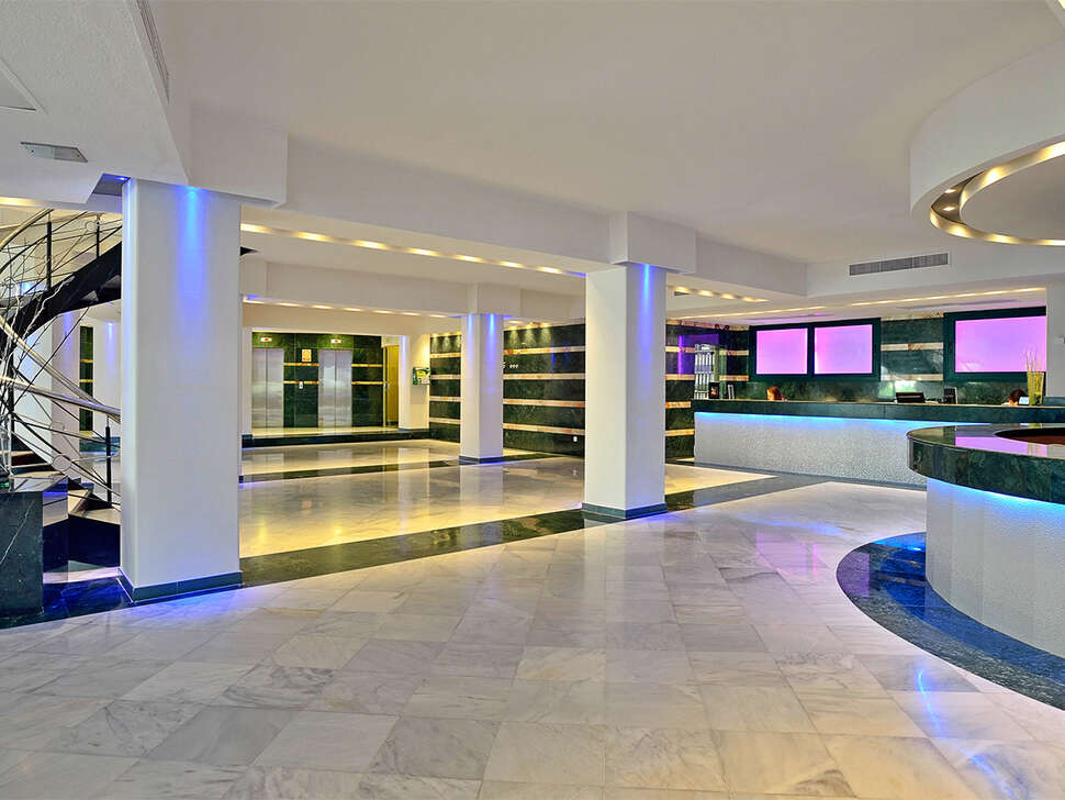 Een foto van het interieur van Hotel Sol Milanos Pinguinos