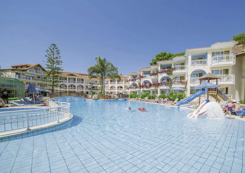 Een foto van het zwembad bij Tsilivi Beach Hotel & Suites