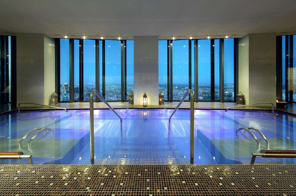 Een foto van de faciliteiten bij Eurostars Madrid Tower Hotel
