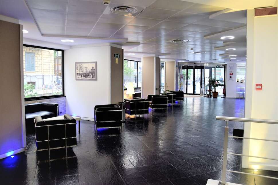 Een foto van het interieur van Ibis Styles Palermo Cristal