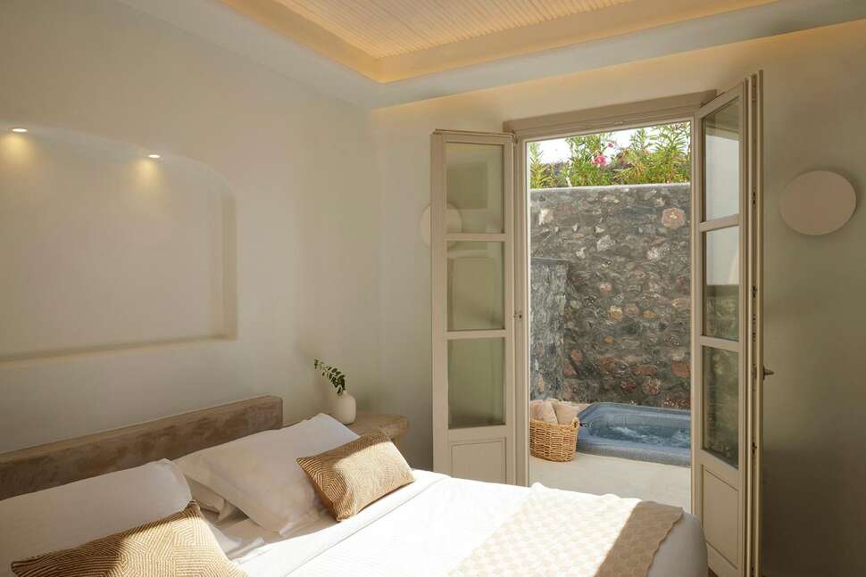 Een foto van Danae Suites Santorini