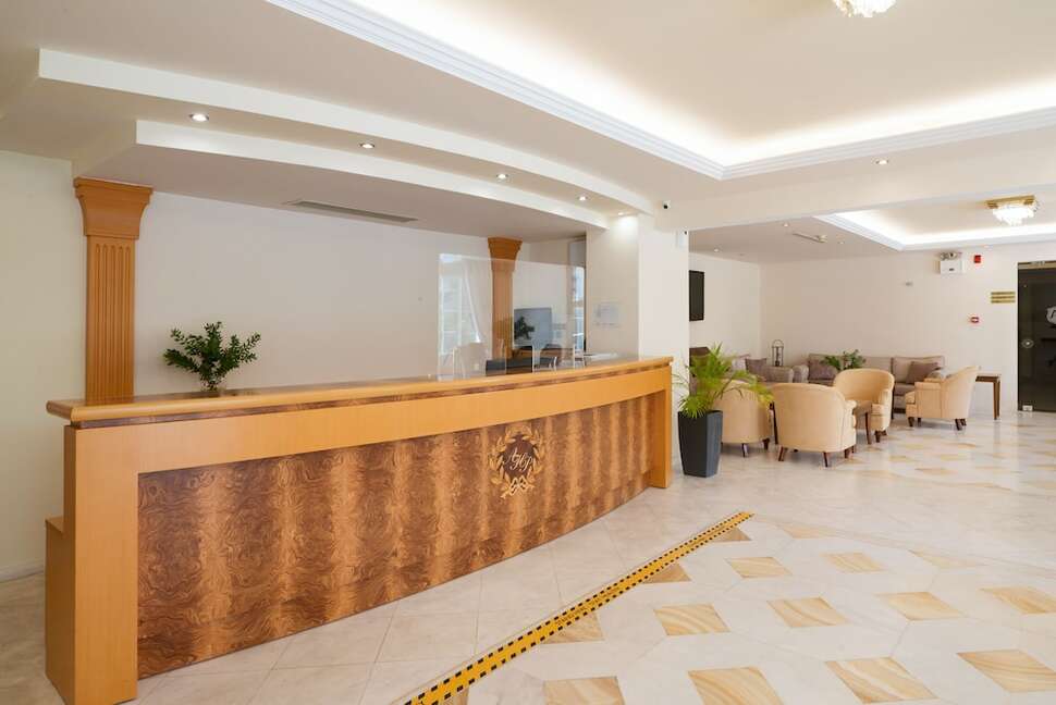 Een foto van het interieur van Avalon Palace Hotel