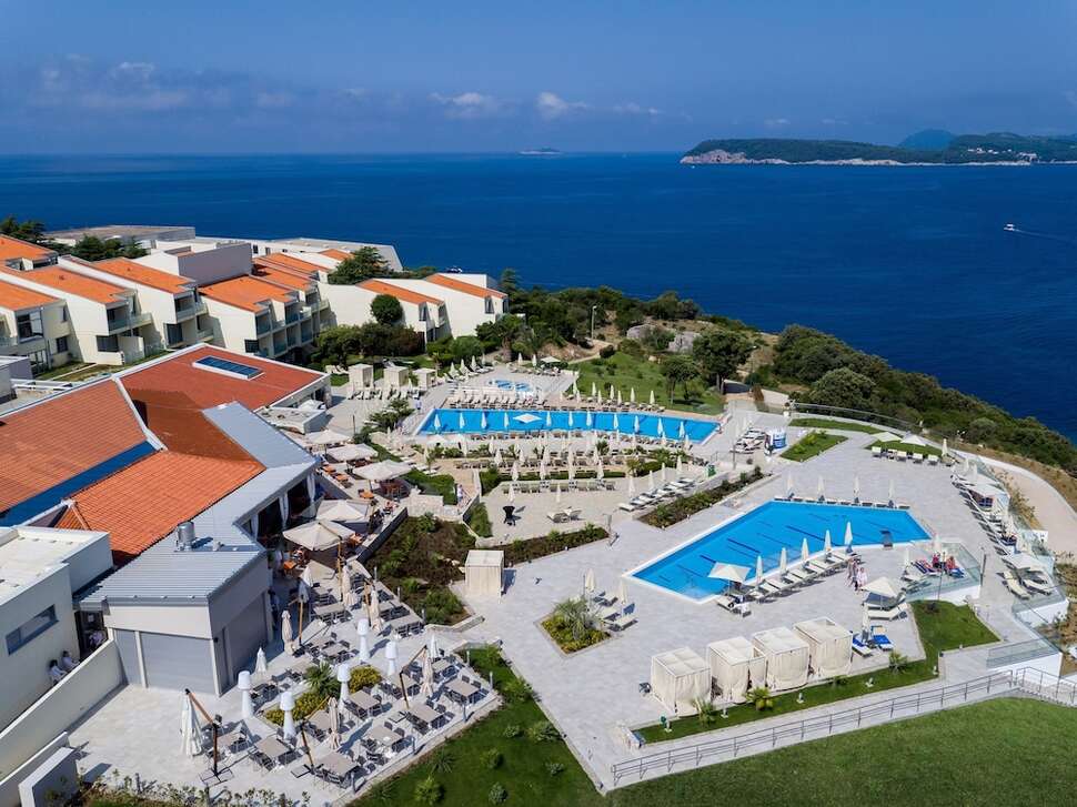 Een foto van het zwembad bij Valamar Argosy Hotel