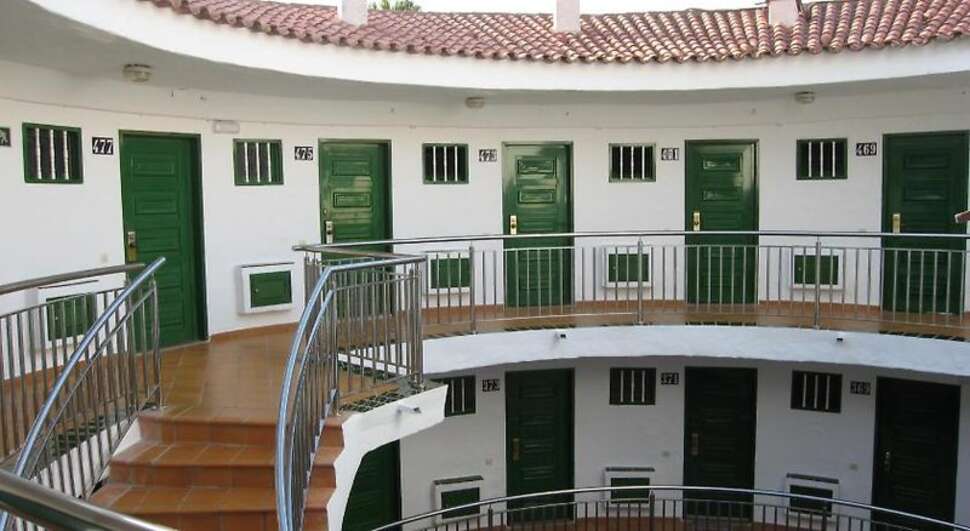 Een foto van de buitenkant van Appartementen Las Faluas