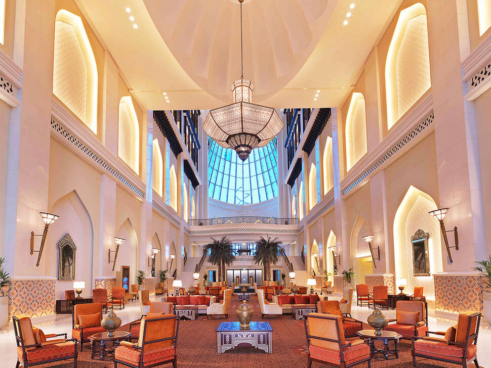 Ein Foto vom Innenbereich im Bab Al Qasr Hotel