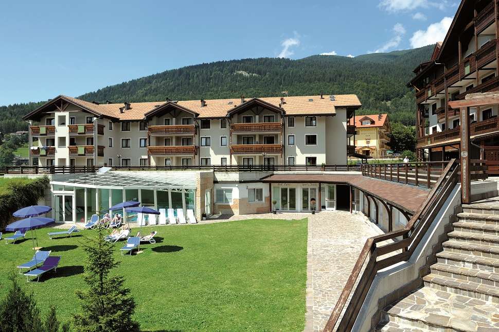 Ein Foto von einer Übersicht des Golf Hotel Folgaria
