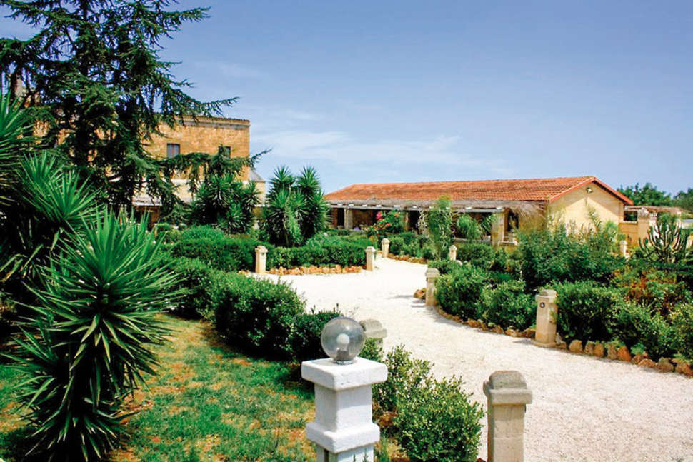 Een foto van het terras bij Tenuta Mazzetta Agriturismo