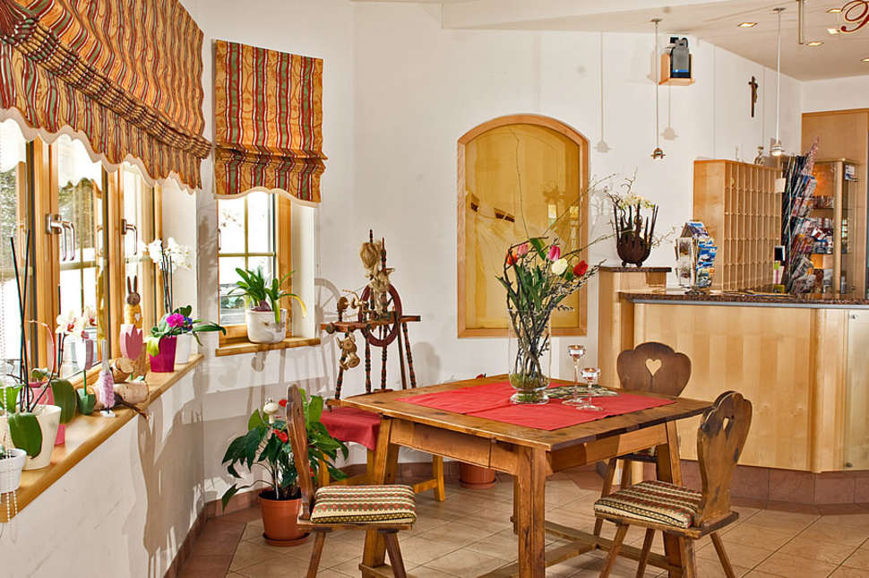 Een foto van het interieur van Familienhotel Berghof
