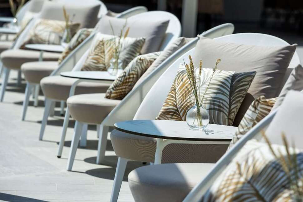 Ein Foto von der Terrasse im Ammon Zeus Hotel
