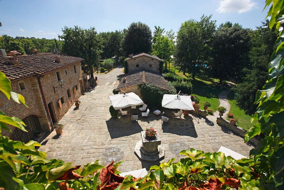 Ein Foto von der Terrasse im Borgo San Luigi