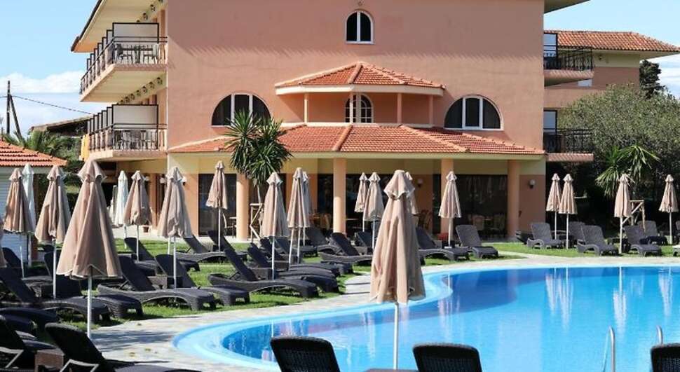 Een foto van het zwembad bij Hotel Pegasus Corfu